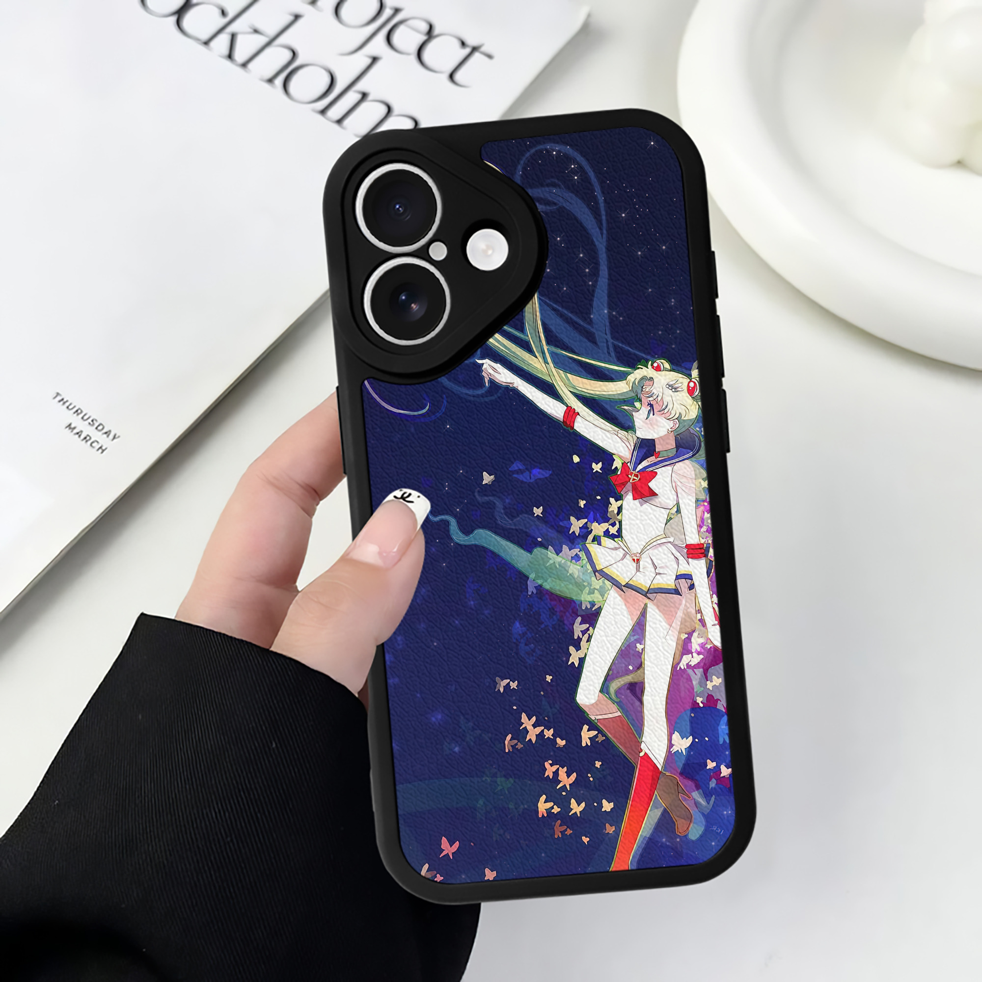 （画像用） 美少女戦士セーラームーン Sailor Moon 【iPhone 16シリーズ対応】シリコンスマホケース（レザー調） 材質：シリコン
